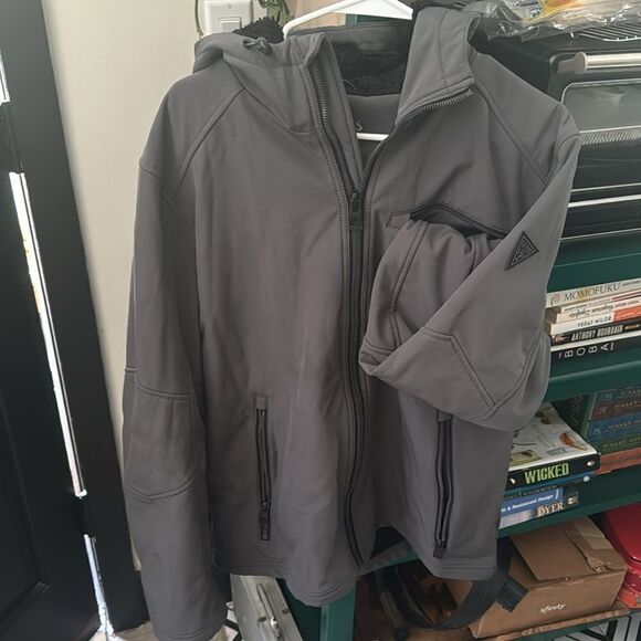 Guess winter coat - Picture 3 of 3